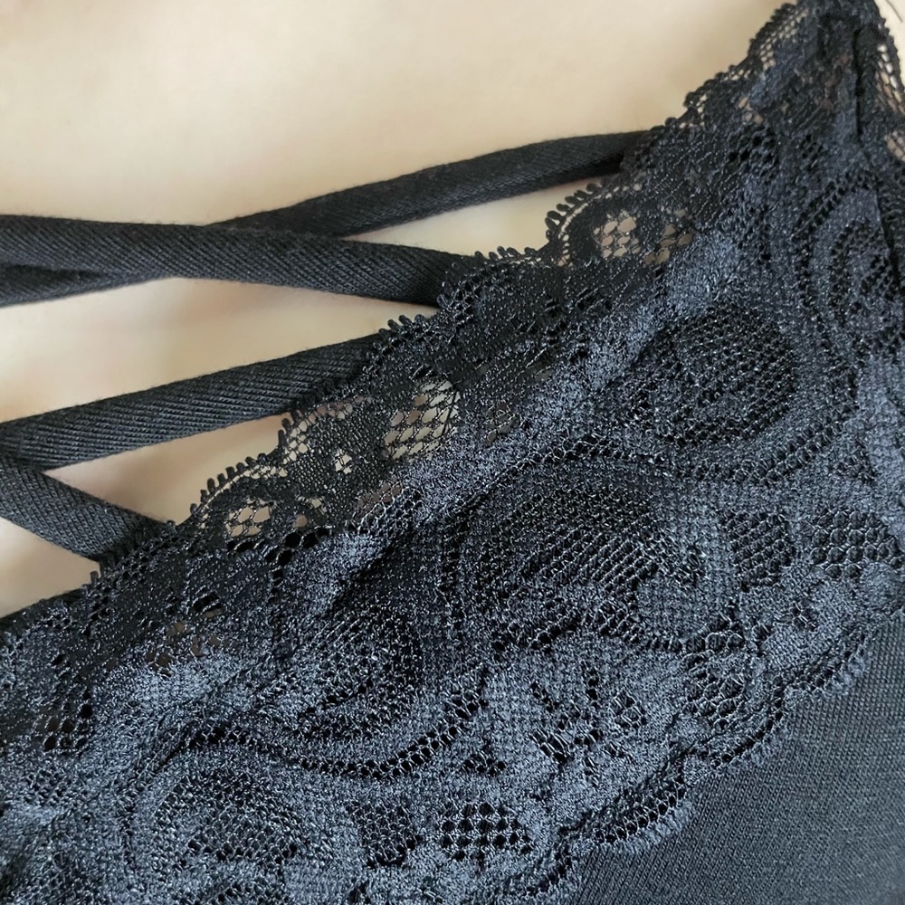 ✨NEW✨ Lace Up Lace Cami Black - Picture 2 of 3